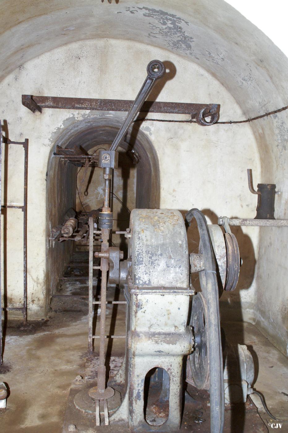Ligne Maginot - FERMONT - A2 - (Ouvrage d'artillerie) - Le puits